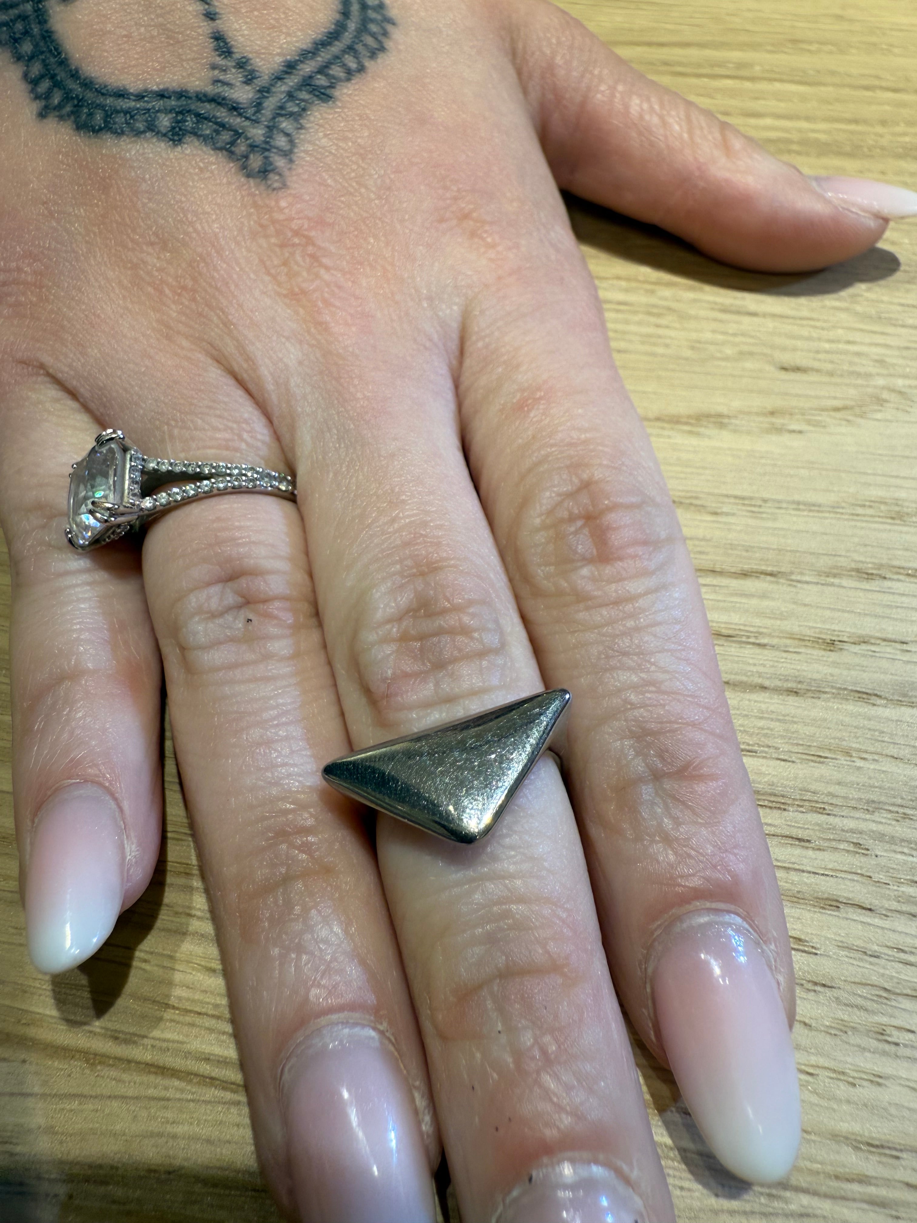 Anello Miranda
