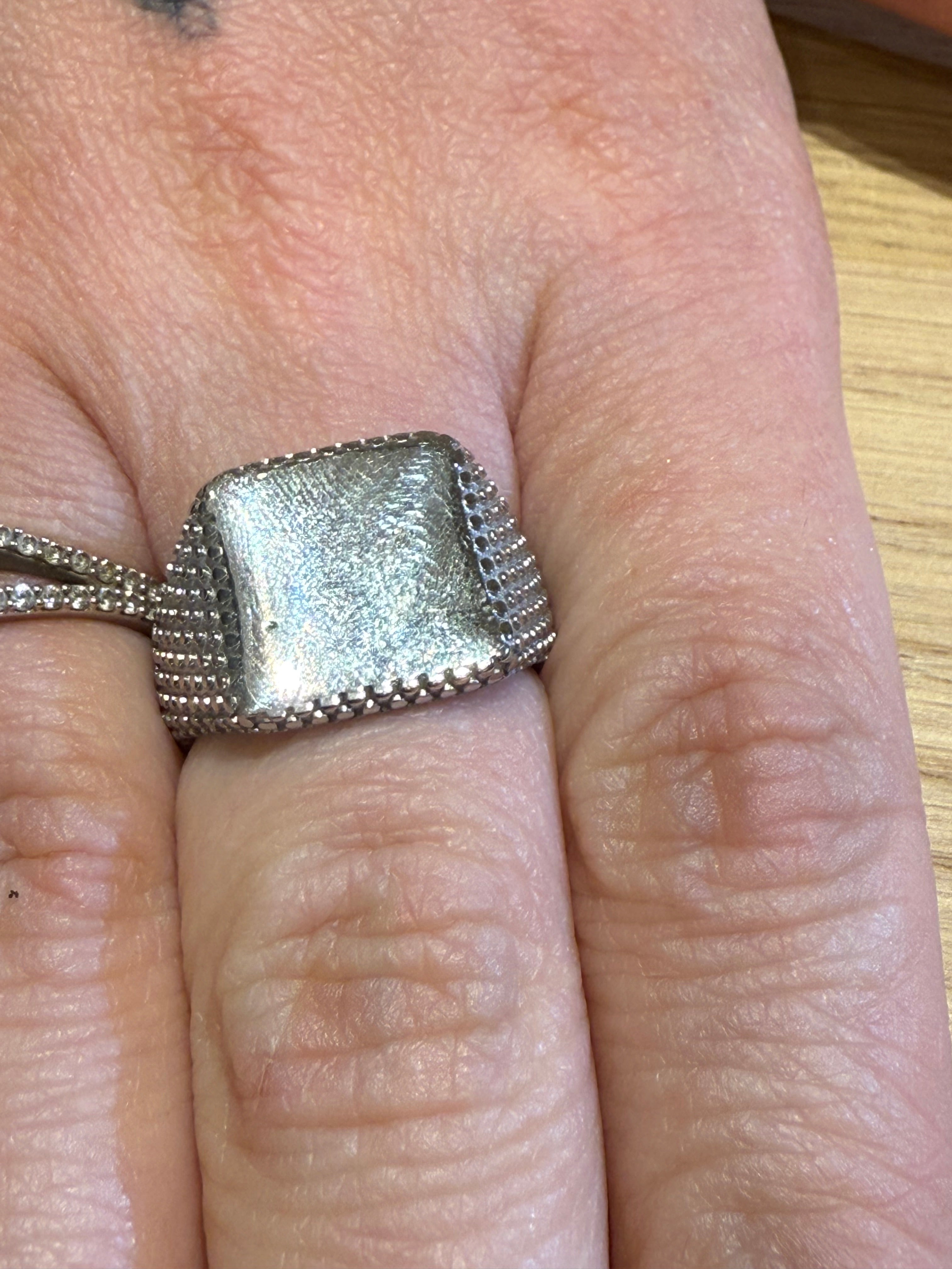 Anello Rowen